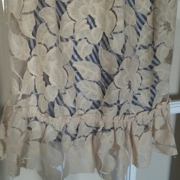 Floral Peplum Top - Picture 3 of 3